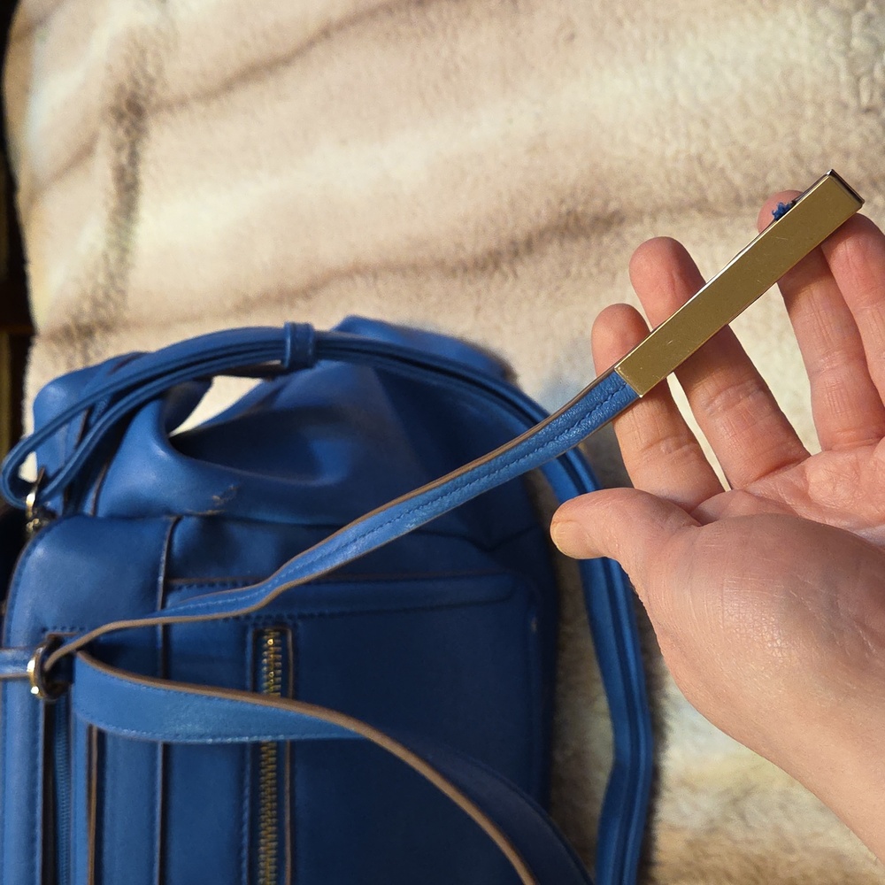 Sondra Roberts 2 Blue Leather Crossbody Satchel $300 Estimated Retail GUC - Picture 14 of 16